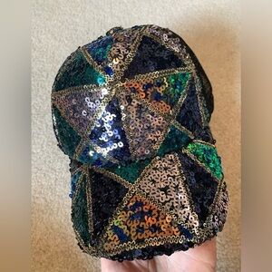 NWOT Sparkly Sequin Ball Cap Hat Women One Size Black Gold Festive Sparkly